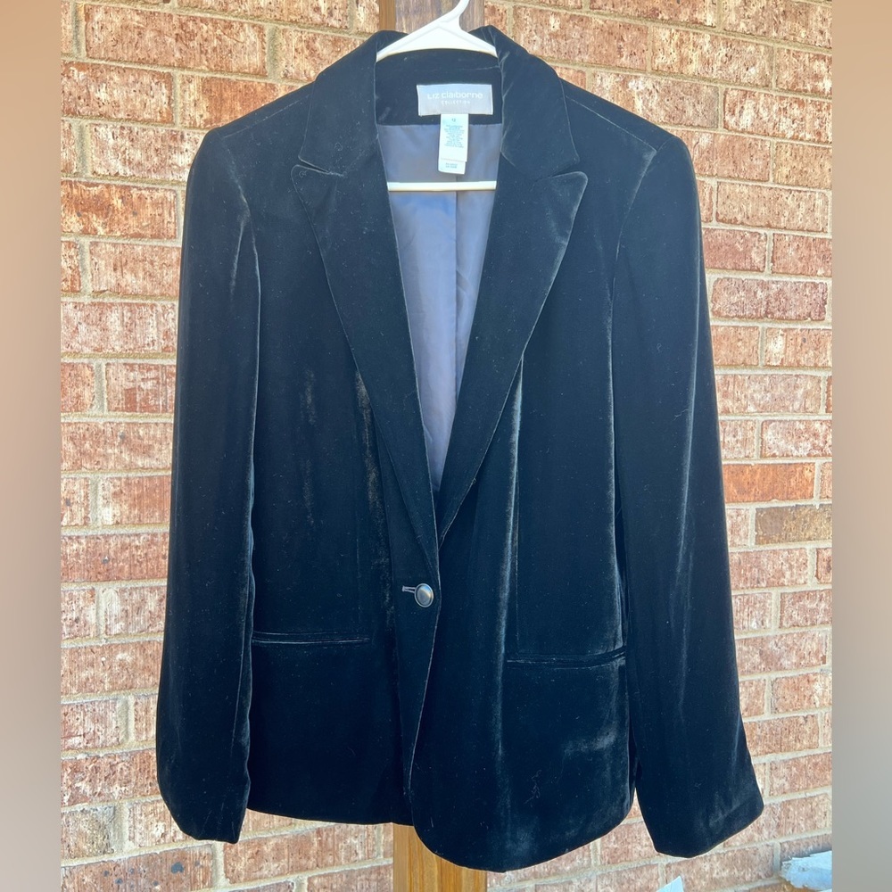 Liz‎ Claiborne velour blazer